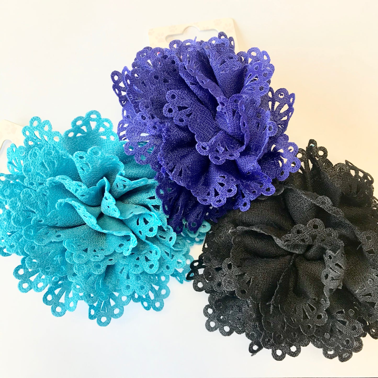 Pretty Paw - Blossom Bow Accessories - Chubbs Bars, - pet shampoo, Woofur Natural Pet Products - Chubbs Bars Company, Woofur Natural Pet Products - Chubbs Bars Canada